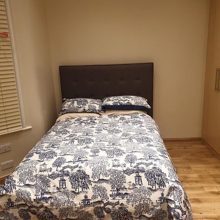 London Luxury Apartments 4 Min Walk From Ilford Station, With Free Parking Free Wifi エクステリア 写真