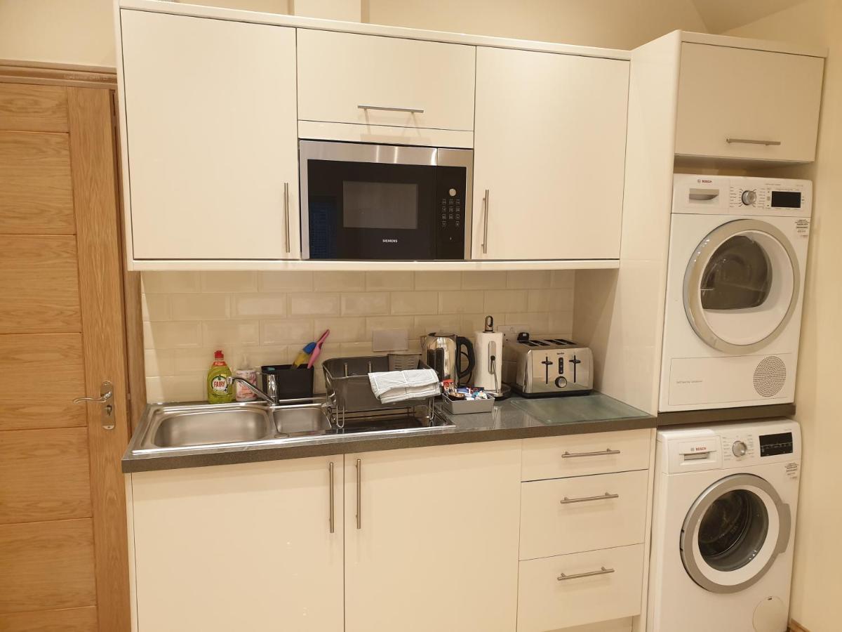 London Luxury Apartments 4 Min Walk From Ilford Station, With Free Parking Free Wifi エクステリア 写真