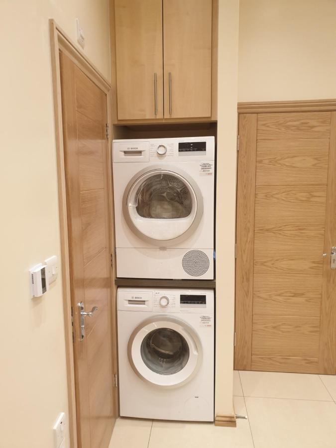 London Luxury Apartments 4 Min Walk From Ilford Station, With Free Parking Free Wifi エクステリア 写真