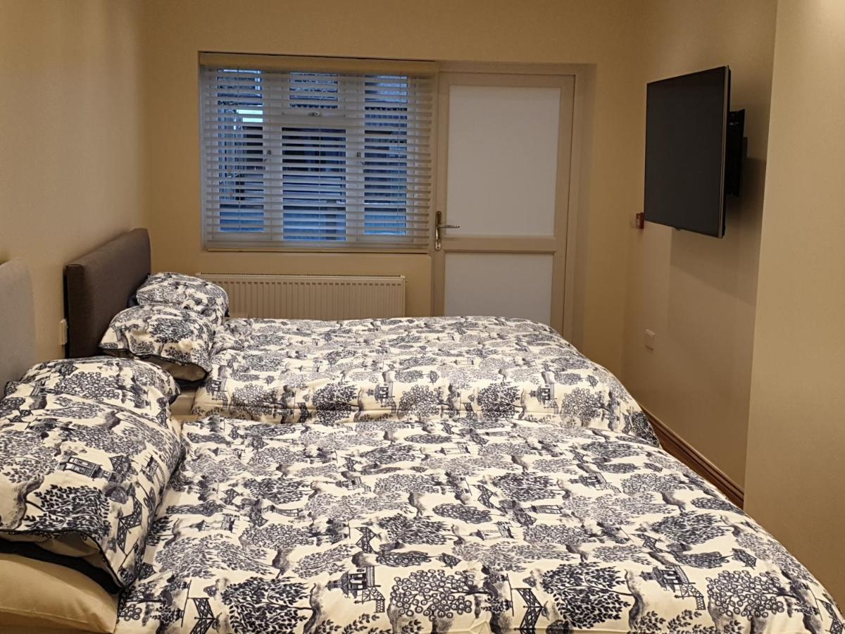 London Luxury Apartments 4 Min Walk From Ilford Station, With Free Parking Free Wifi エクステリア 写真