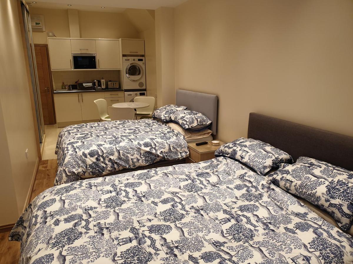 London Luxury Apartments 4 Min Walk From Ilford Station, With Free Parking Free Wifi エクステリア 写真