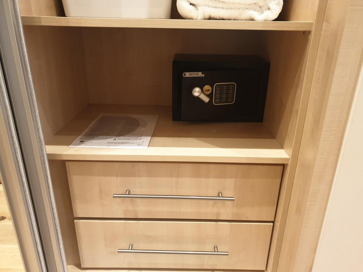 London Luxury Apartments 4 Min Walk From Ilford Station, With Free Parking Free Wifi エクステリア 写真