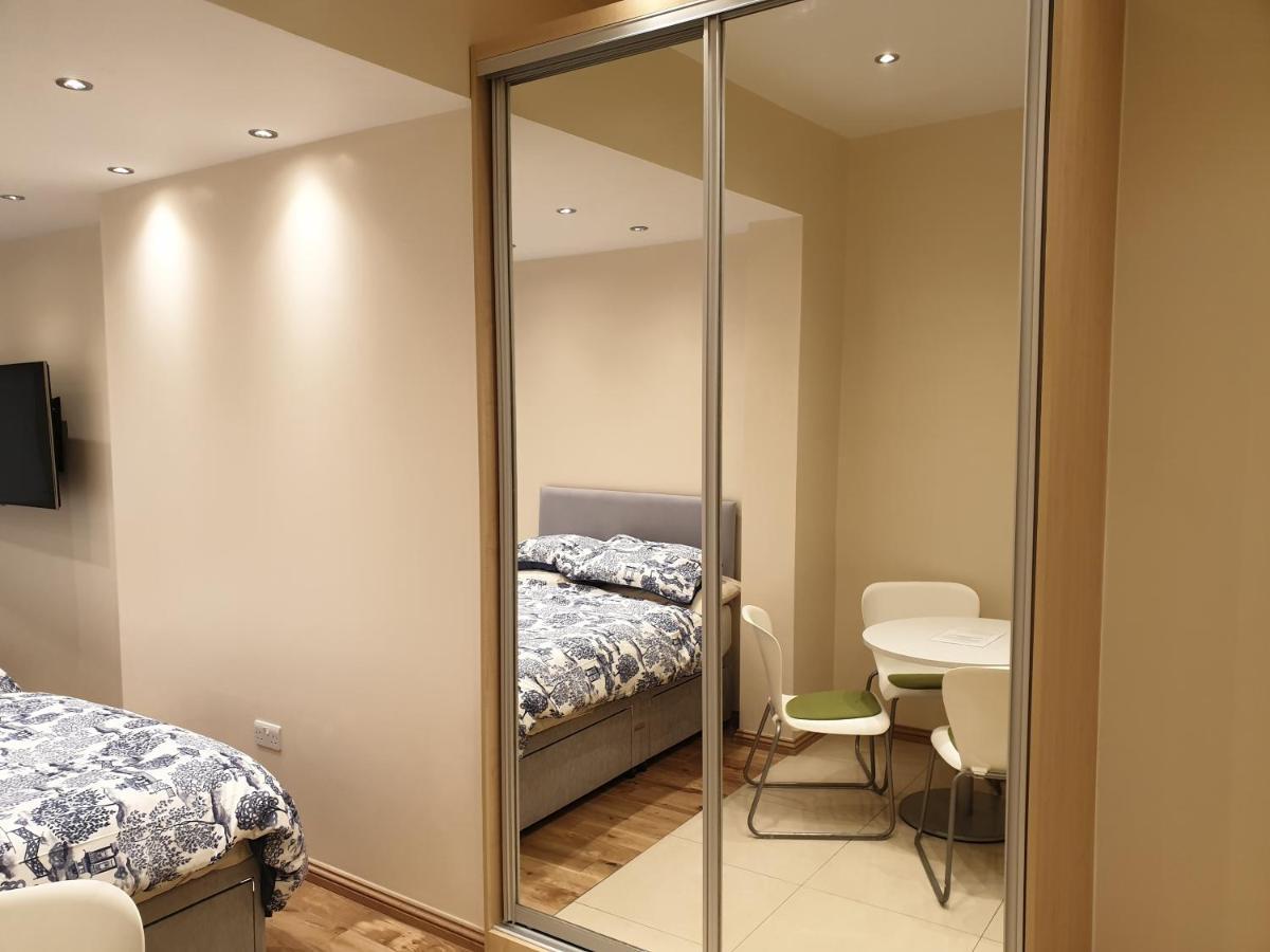 London Luxury Apartments 4 Min Walk From Ilford Station, With Free Parking Free Wifi エクステリア 写真