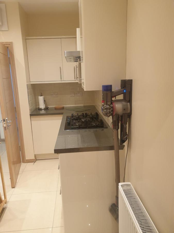 London Luxury Apartments 4 Min Walk From Ilford Station, With Free Parking Free Wifi エクステリア 写真